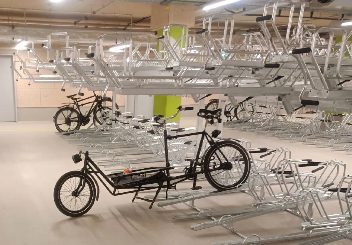 BIKE RACKS TWO TIERS MODEL SW