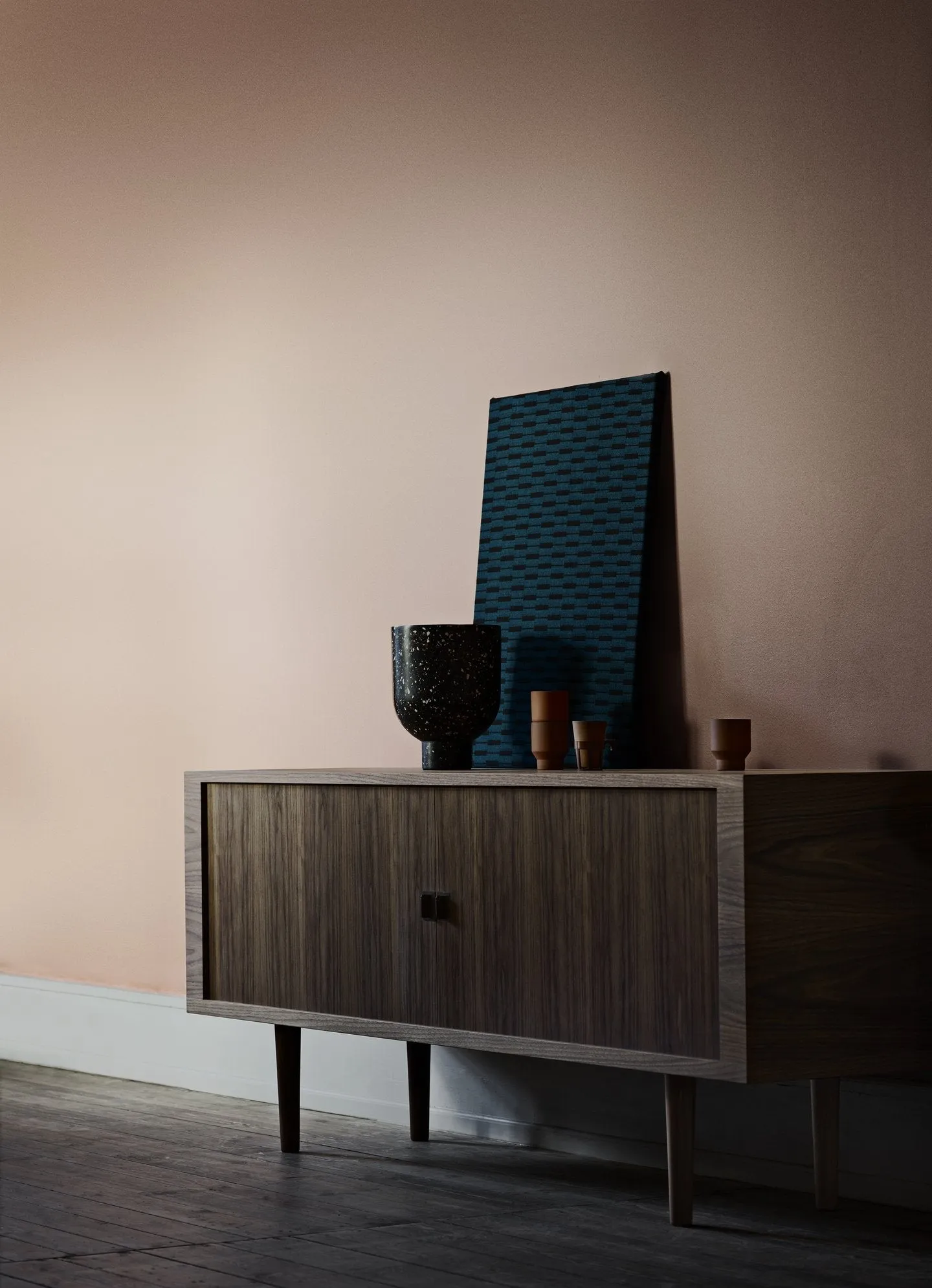 CH825 Credenza