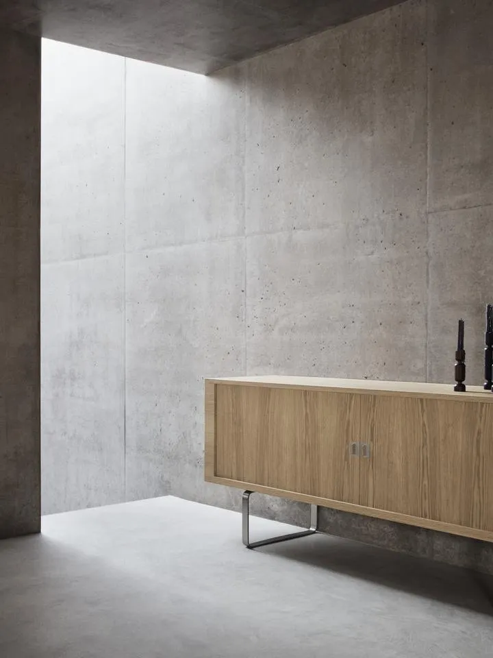 CH825 Credenza