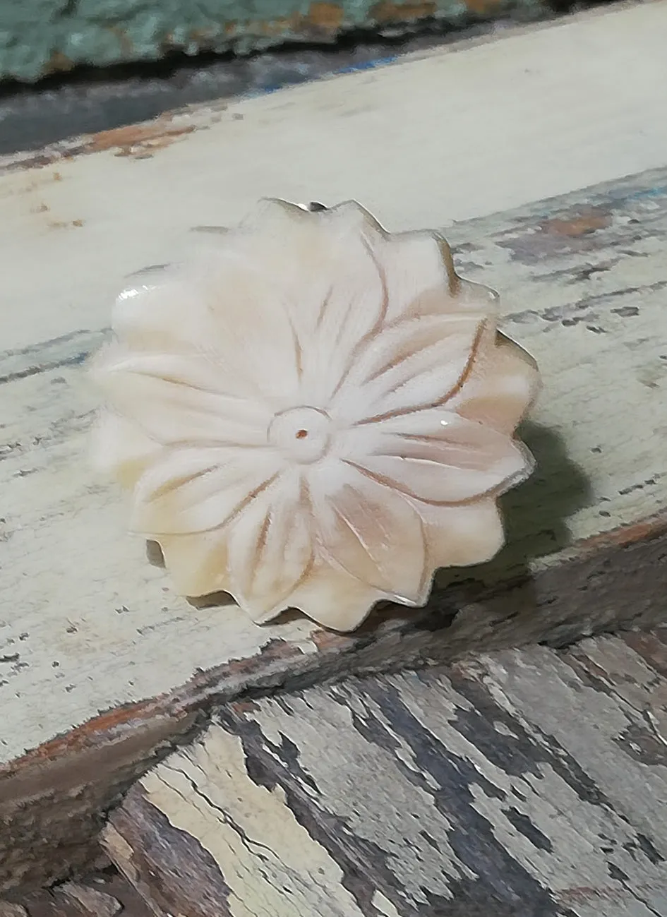 Cream Sunflower Cabinet Knob