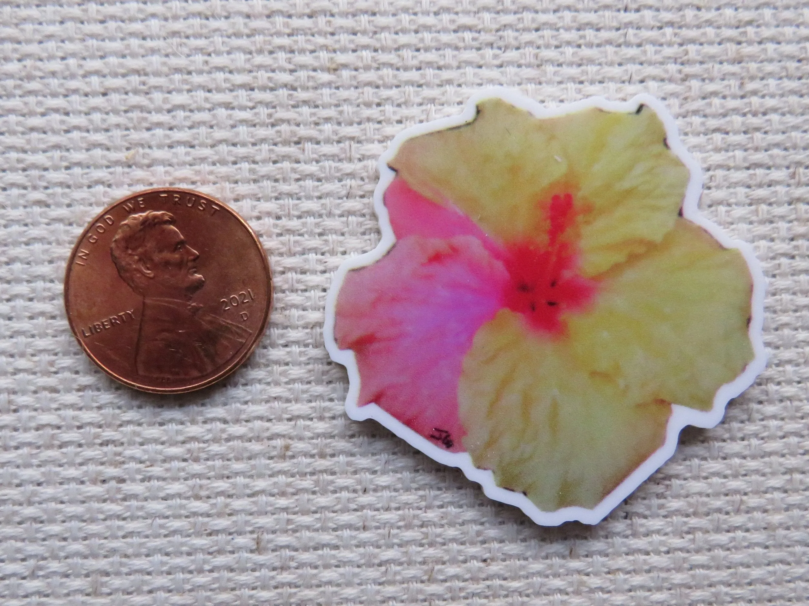 Galloway Exclusive Hibiscus Needle Minder, Cover Minder, Magnet