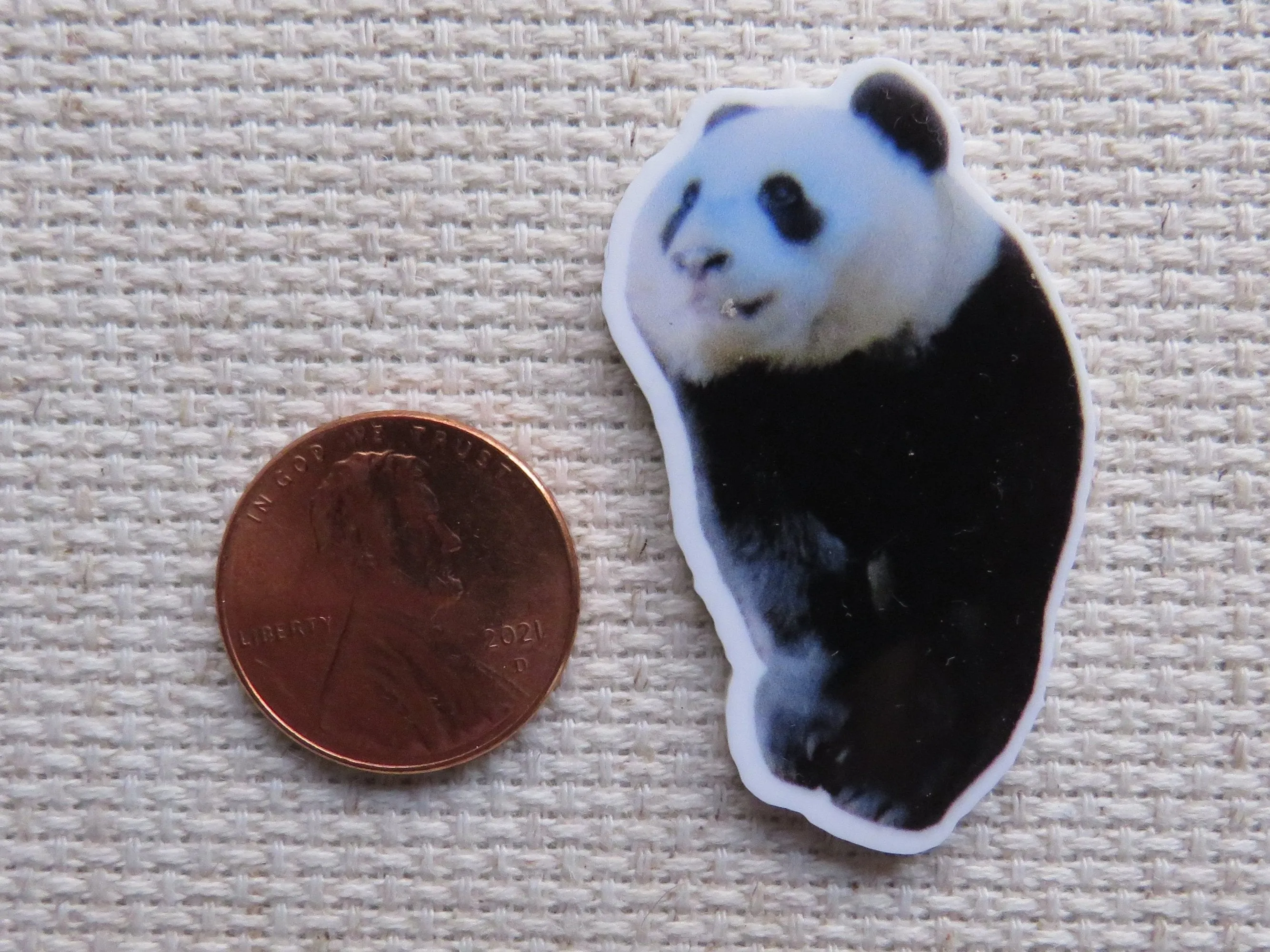 Galloway Exclusive Panda Needle Minder, Cover Minder, Magnet