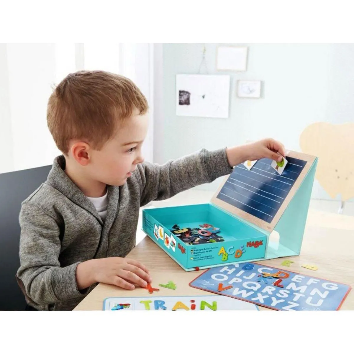 Haba magnetic game box - ABC expedition