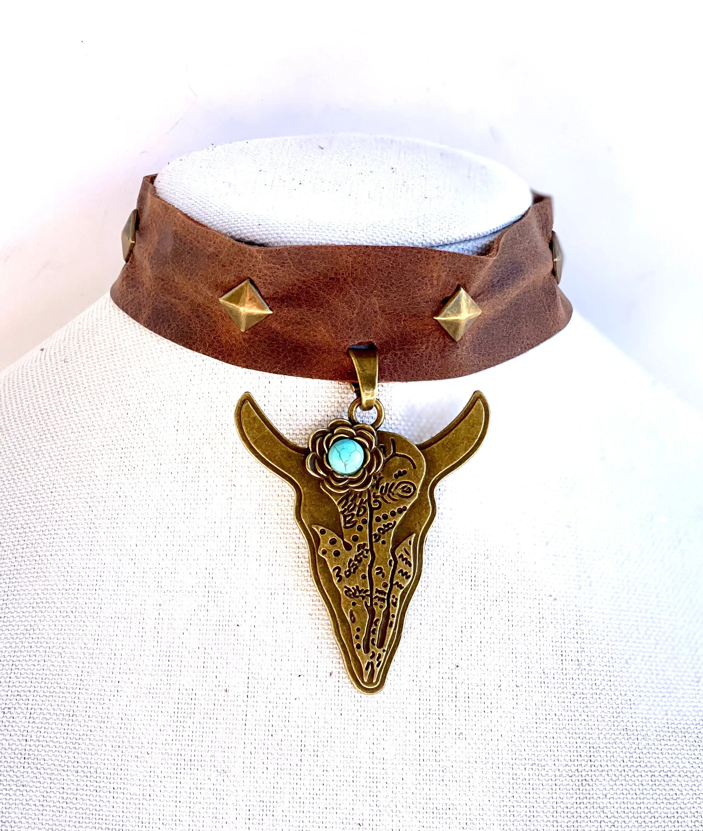Limited Edition Leather choker with longhorn