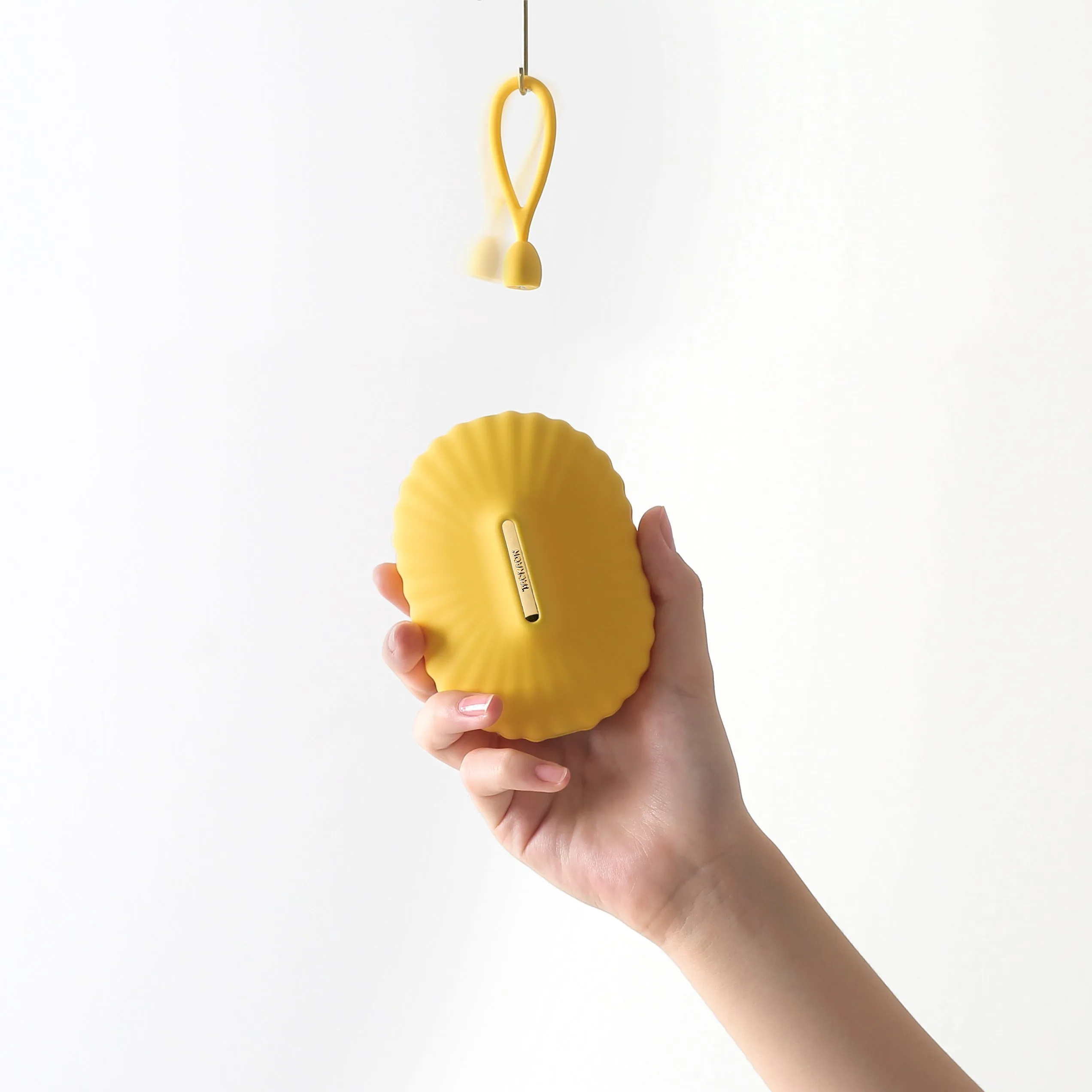 Magnetic Shell Potholder & Oven Mitt - Yellow