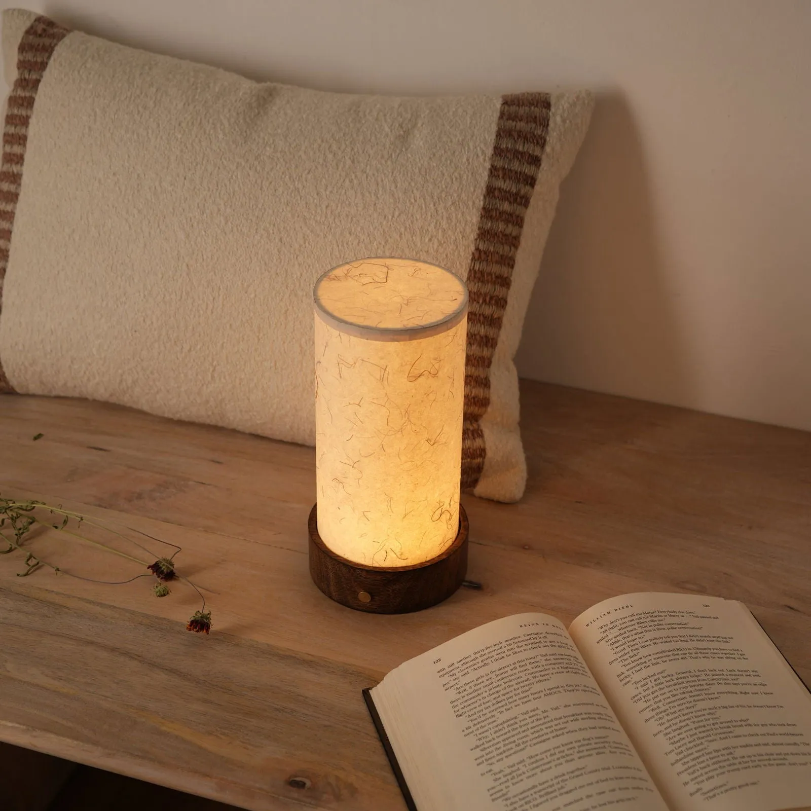 Magnus Touch Table Lamp