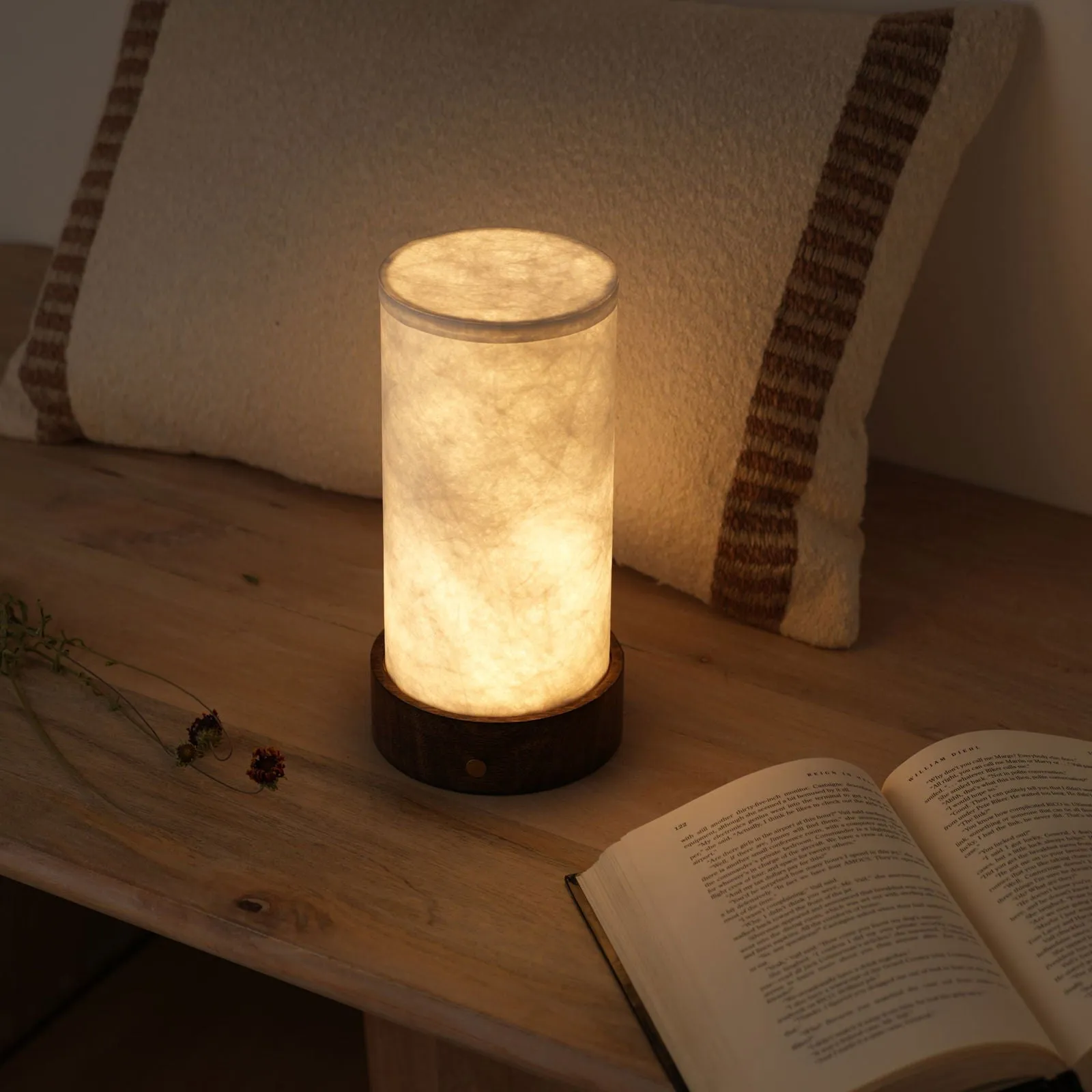 Magnus Touch Table Lamp