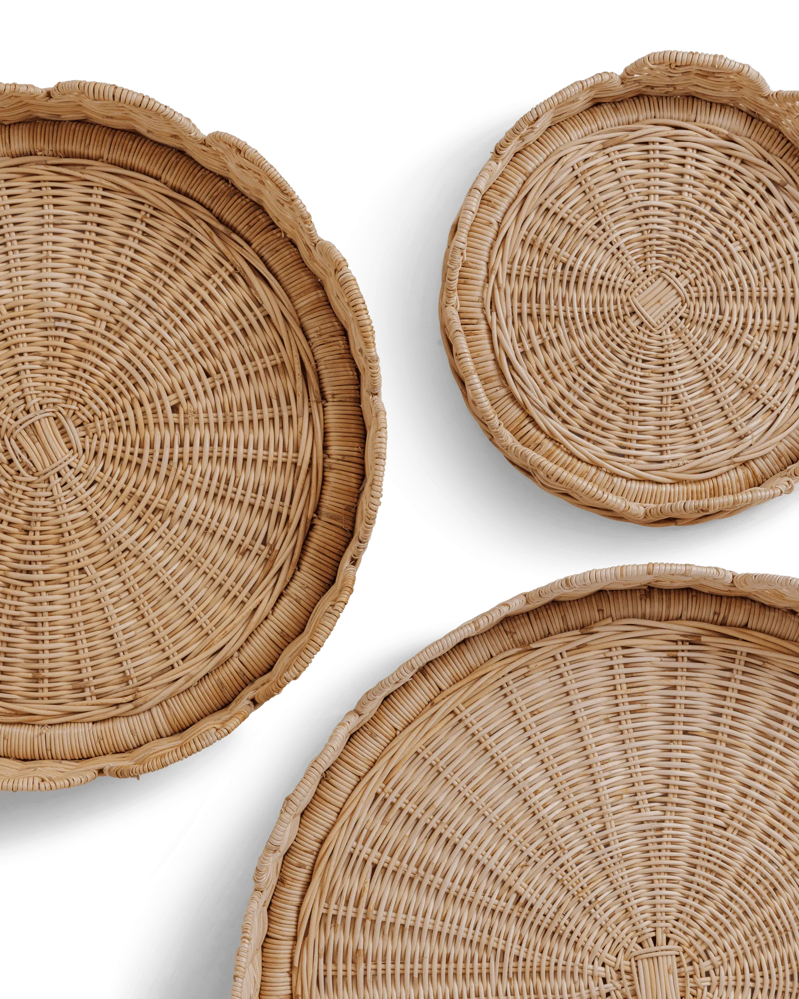 Scallop Rattan Round Tray