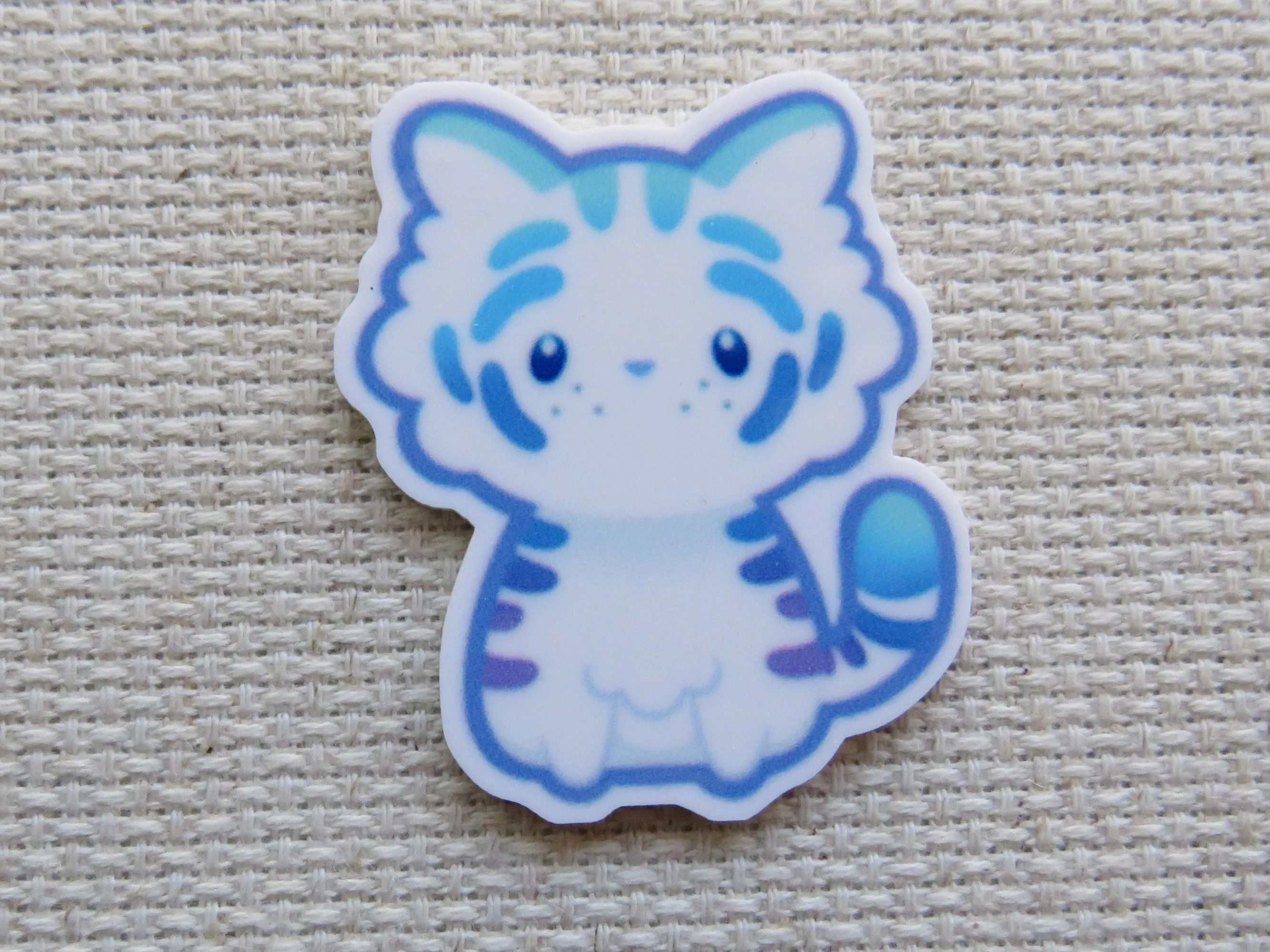 White Tiger Cat Needle Minder, Cover Minder, Magnet