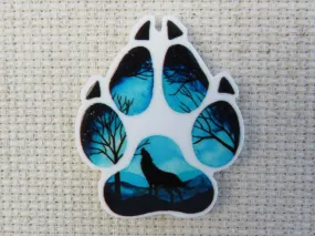Wolf Scene in a Paw Print Needle Minder, Cover Minder, Magnet